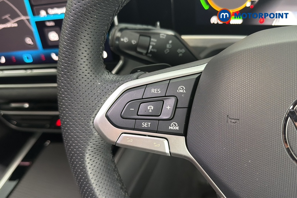 Volkswagen Passat R-Line Automatic Petrol Plug-In Hybrid Estate - Stock Number (1669023) - 4th supplementary image