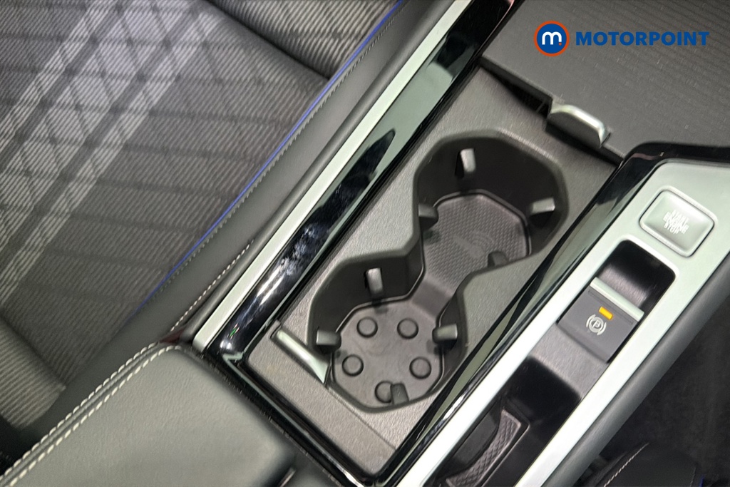 Volkswagen Passat R-Line Automatic Petrol Plug-In Hybrid Estate - Stock Number (1669023) - 16th supplementary image