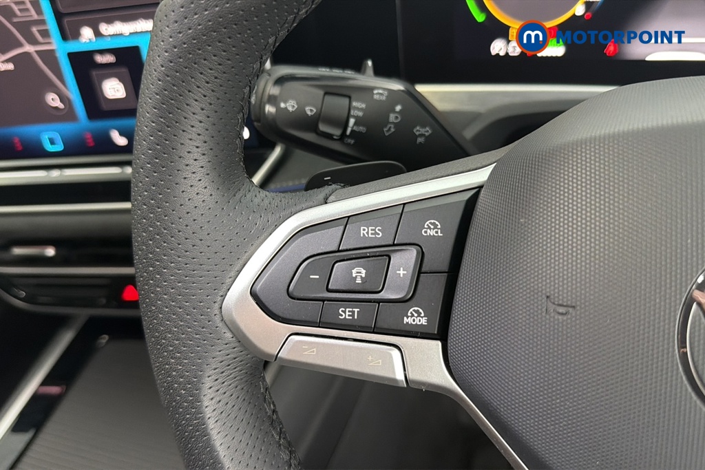 Volkswagen Passat R-Line Automatic Petrol Plug-In Hybrid Estate - Stock Number (1669024) - 4th supplementary image