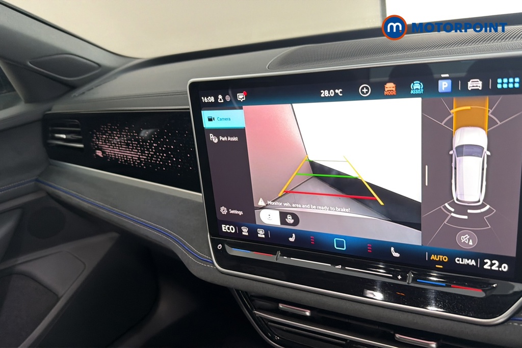 Volkswagen Passat R-Line Automatic Petrol Plug-In Hybrid Estate - Stock Number (1669024) - 13th supplementary image