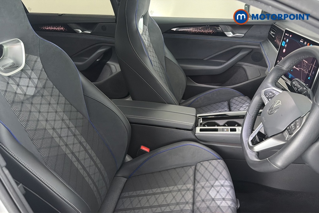 Volkswagen Passat R-Line Automatic Petrol Plug-In Hybrid Estate - Stock Number (1669024) - 22nd supplementary image
