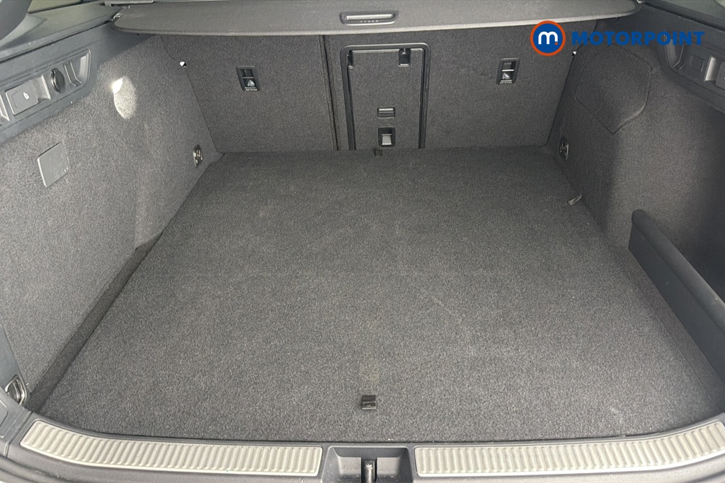 Volkswagen Passat R-Line Automatic Petrol Plug-In Hybrid Estate - Stock Number (1669024) - 30th supplementary image