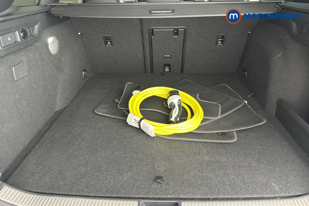 Volkswagen Passat R-Line Automatic Petrol Plug-In Hybrid Estate - Stock Number (1669024) - 34th supplementary image