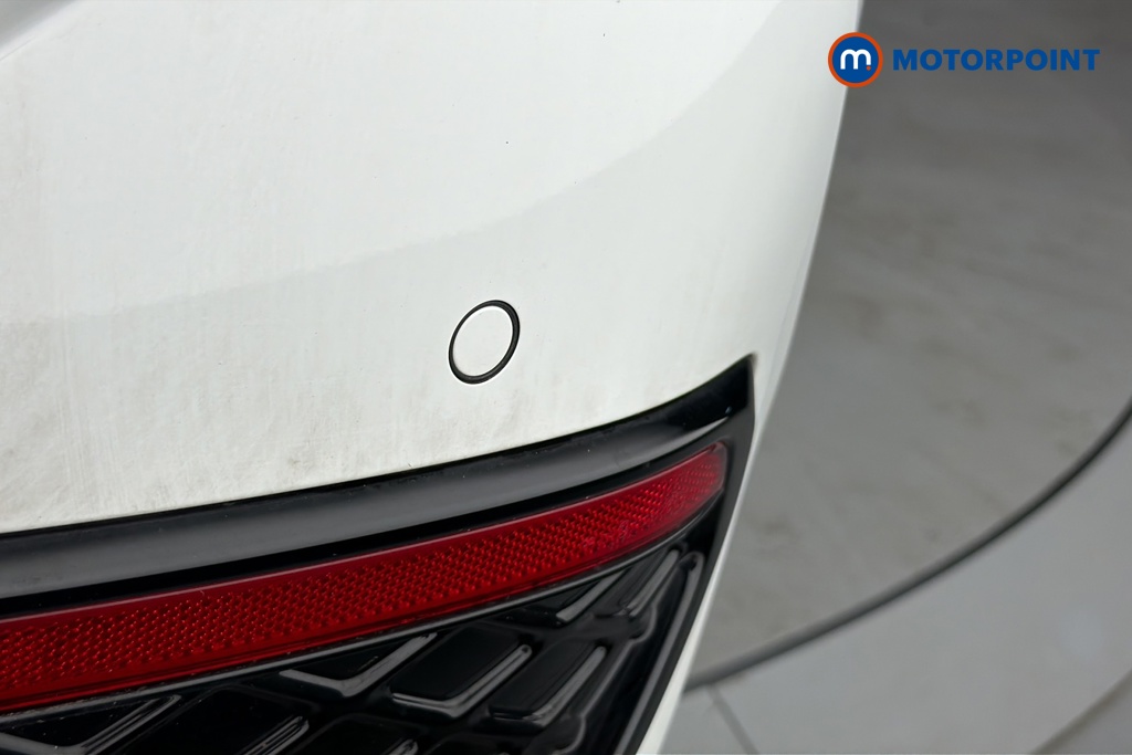 Volkswagen Passat R-Line Automatic Petrol Plug-In Hybrid Estate - Stock Number (1669024) - 39th supplementary image