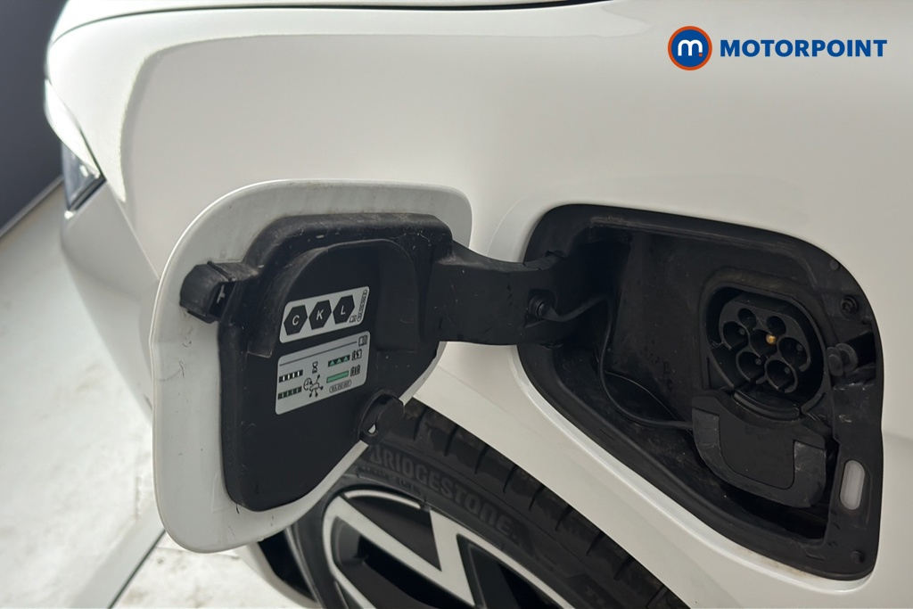 Volkswagen Passat R-Line Automatic Petrol Plug-In Hybrid Estate - Stock Number (1669024) - 40th supplementary image