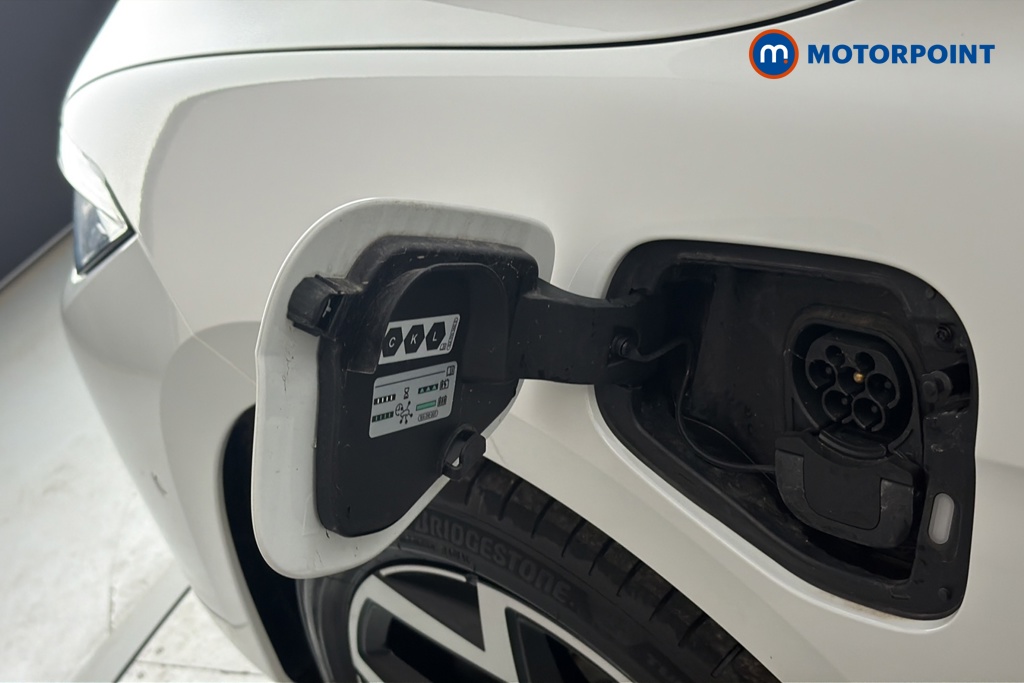 Volkswagen Passat R-Line Automatic Petrol Plug-In Hybrid Estate - Stock Number (1669024) - 41st supplementary image