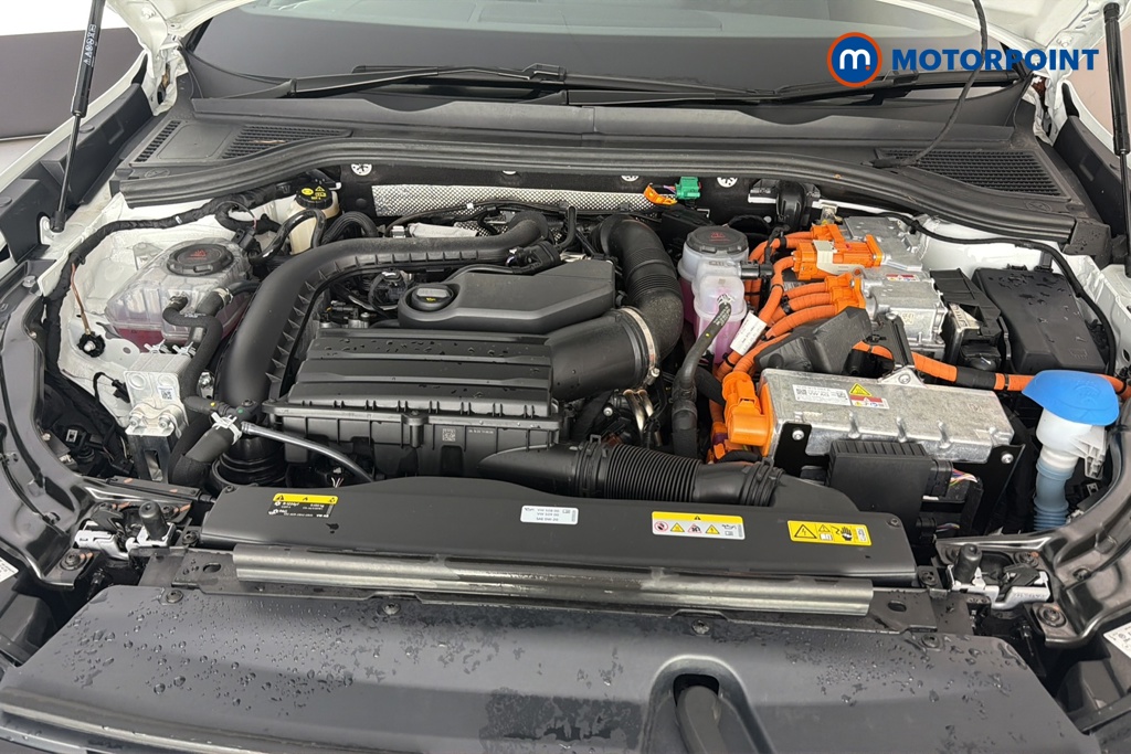 Volkswagen Passat R-Line Automatic Petrol Plug-In Hybrid Estate - Stock Number (1669024) - 48th supplementary image