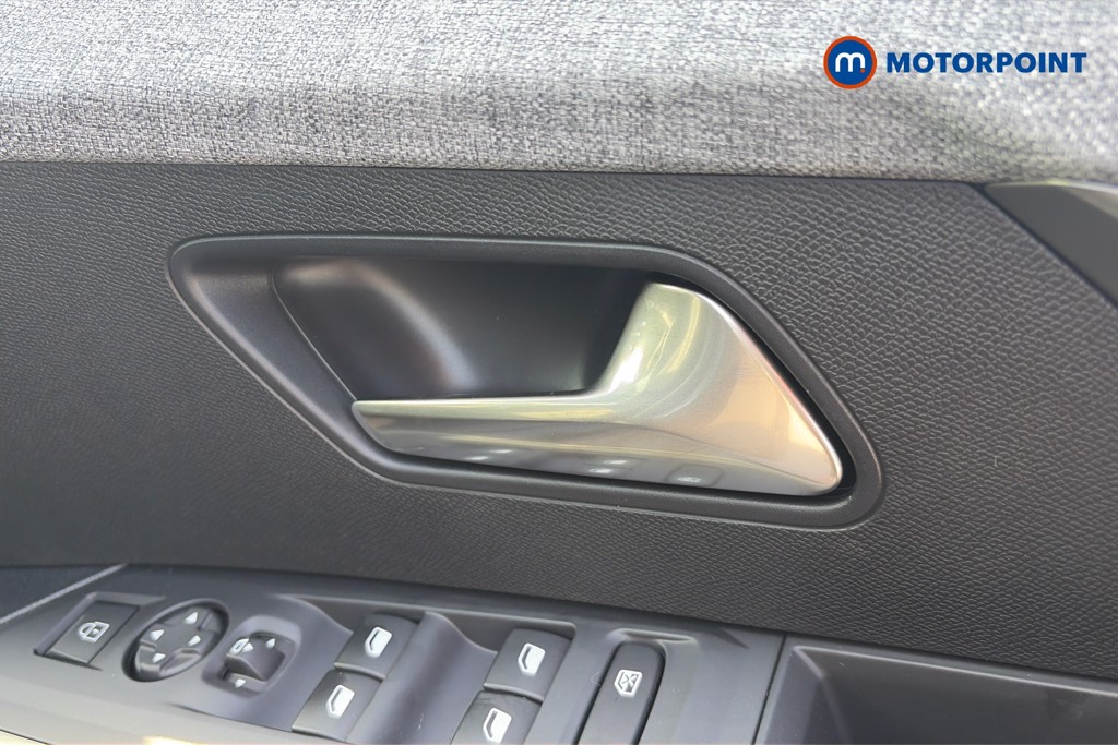 Peugeot 5008 Allure Premium Automatic Petrol SUV - Stock Number (1669326) - 42nd supplementary image