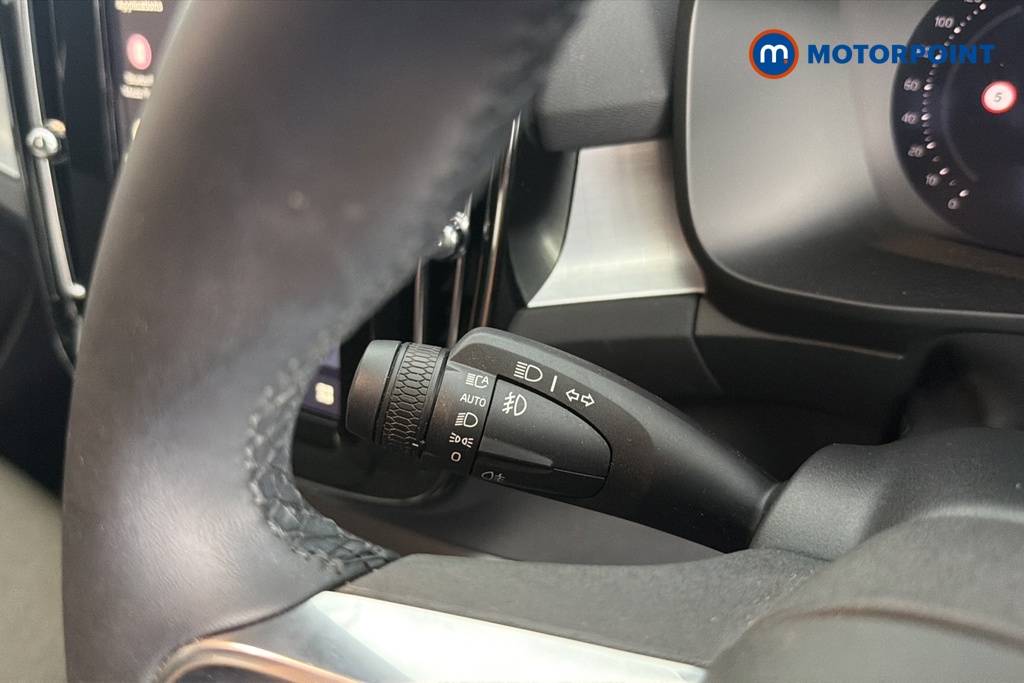 Volvo Xc40 Core Automatic Petrol SUV - Stock Number (1669344) - 5th supplementary image