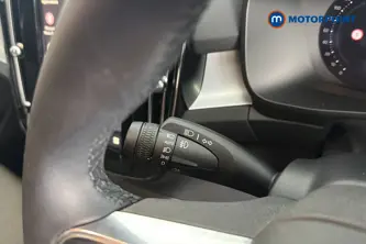Volvo Xc40 Core Automatic Petrol SUV - Stock Number (1669344) - 5th supplementary image