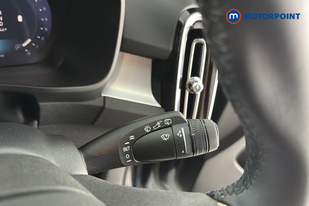 Volvo Xc40 Core Automatic Petrol SUV - Stock Number (1669344) - 6th supplementary image