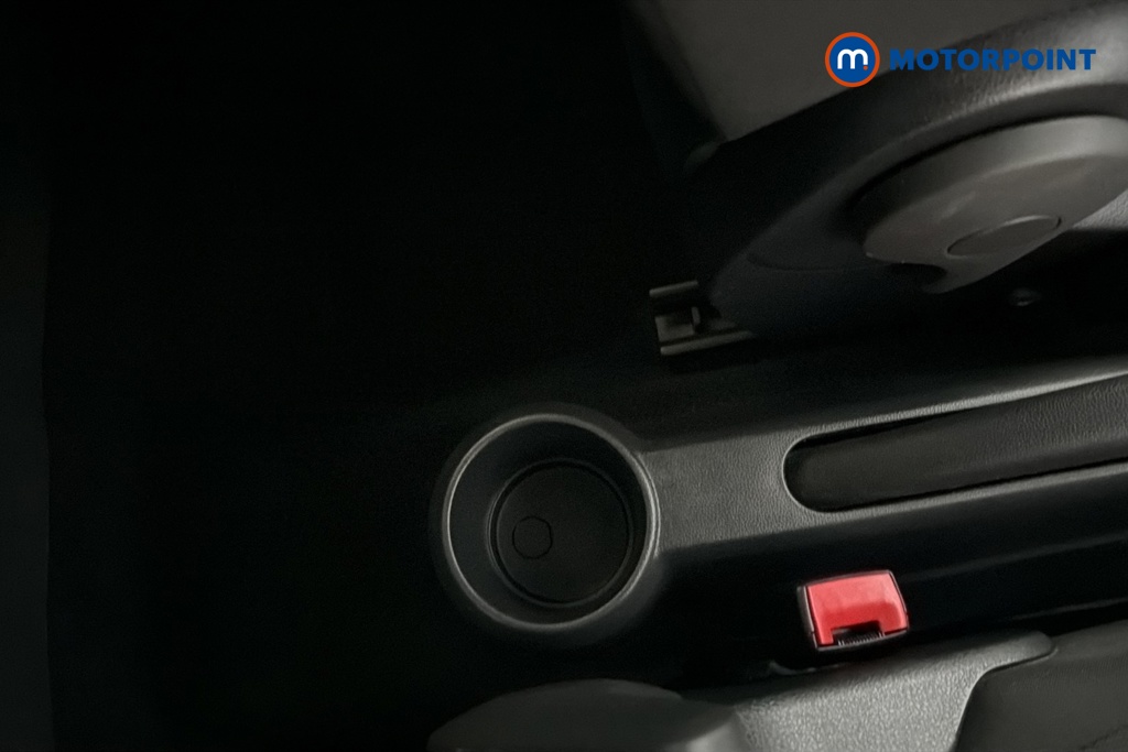 Volkswagen UP Black Edition Manual Petrol Hatchback - Stock Number (1670003) - 16th supplementary image