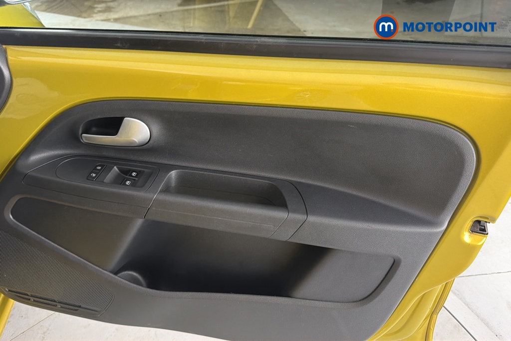 Volkswagen UP Black Edition Manual Petrol Hatchback - Stock Number (1670003) - 18th supplementary image