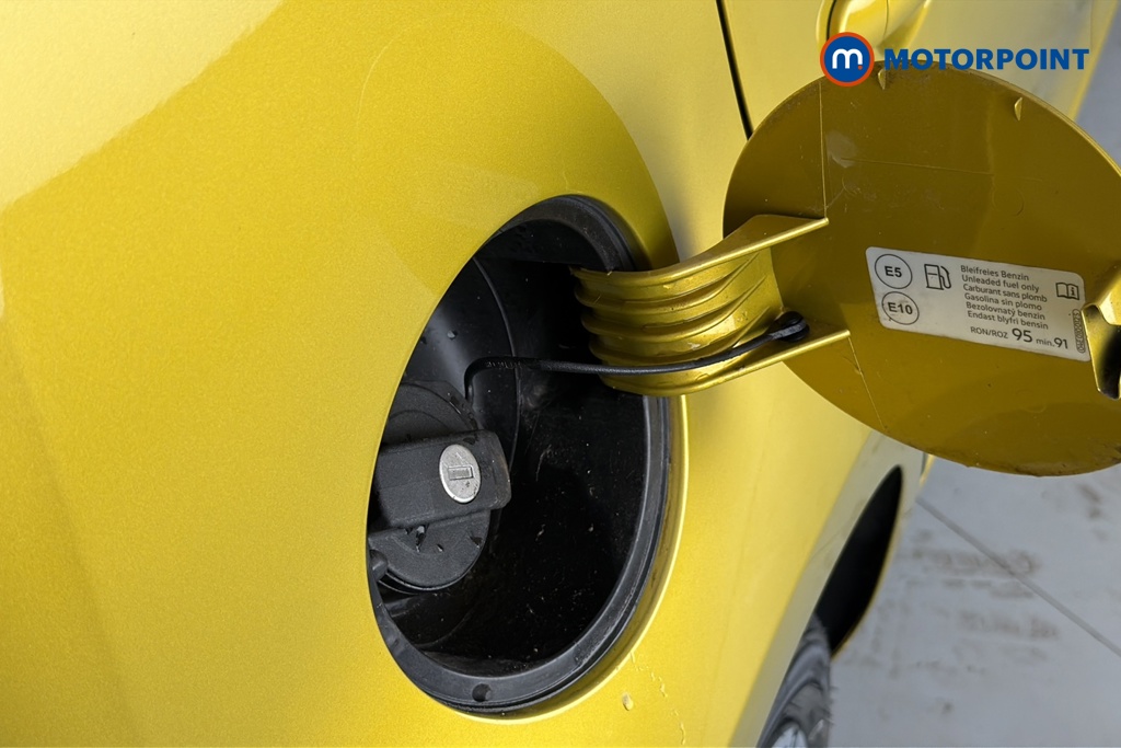 Volkswagen UP Black Edition Manual Petrol Hatchback - Stock Number (1670003) - 41st supplementary image