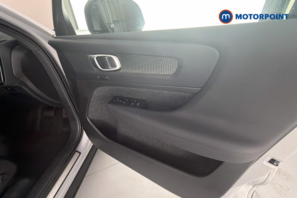 Volvo Xc40 Plus Automatic Petrol SUV - Stock Number (1670113) - 19th supplementary image