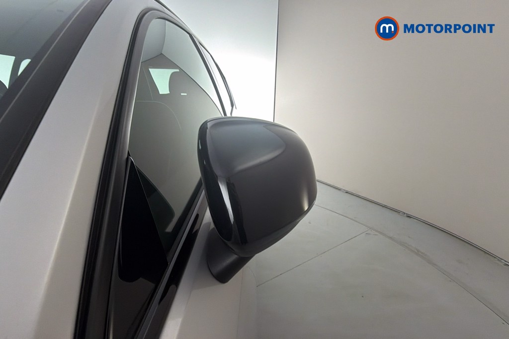 Volvo Xc40 Plus Automatic Petrol SUV - Stock Number (1670113) - 43rd supplementary image