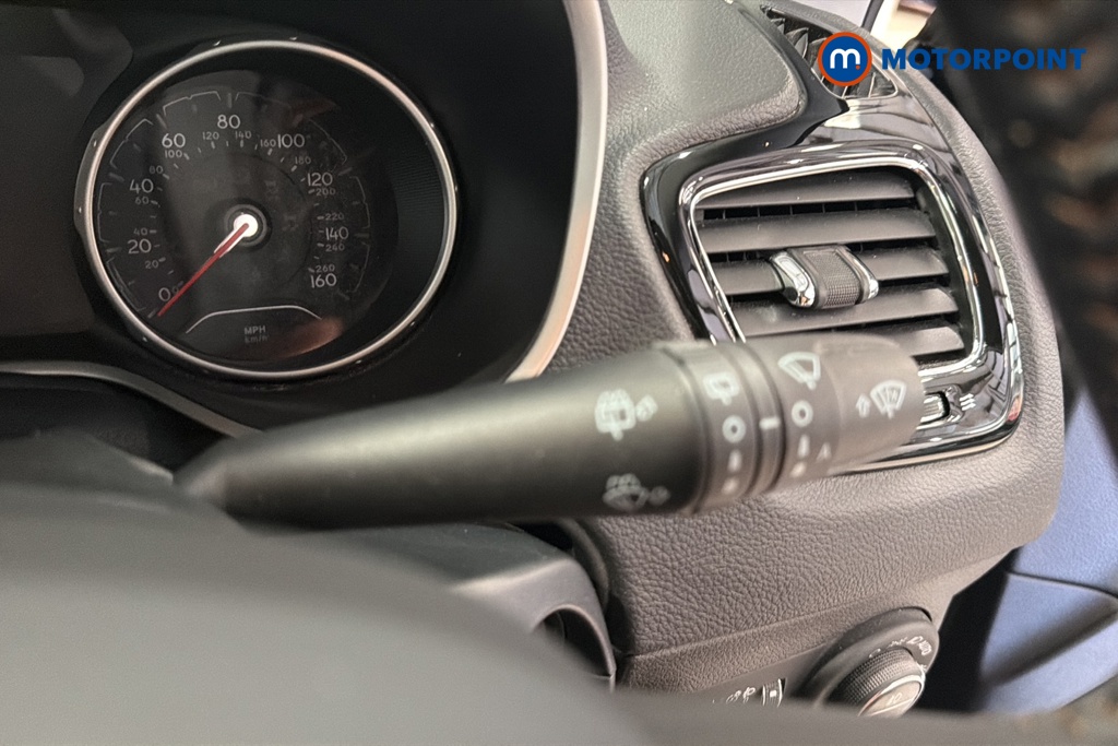 Jeep Compass Limited Manual Petrol SUV - Stock Number (1661220) - 6th supplementary image