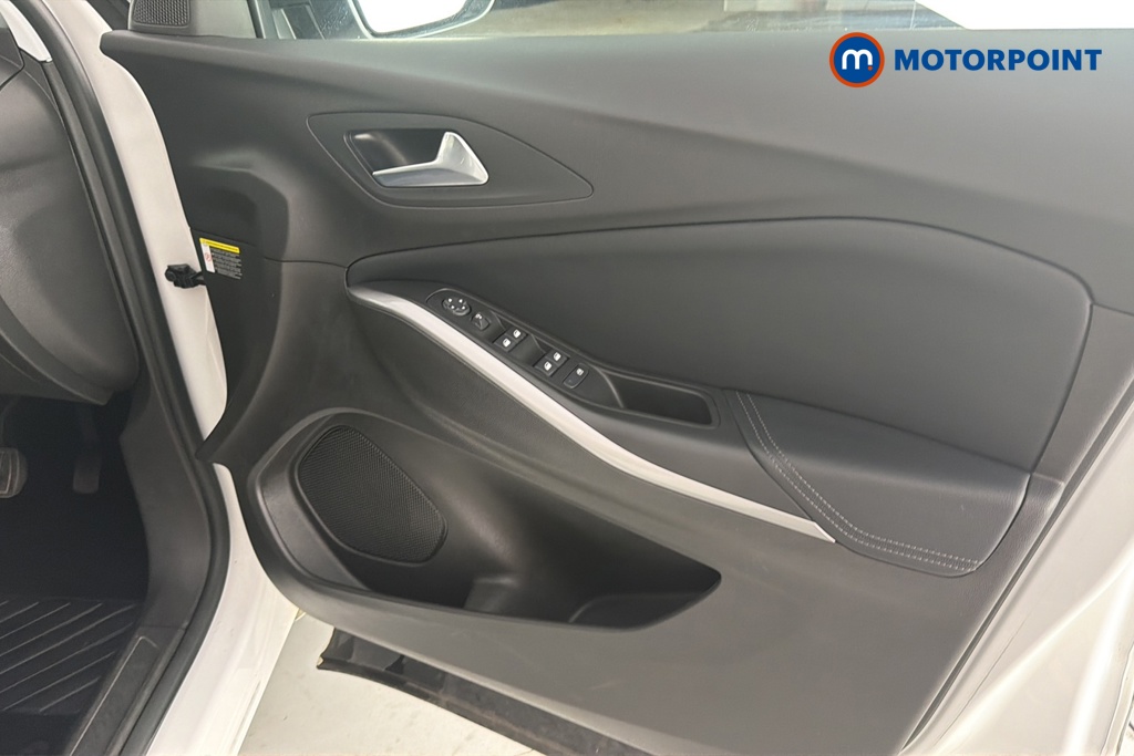 Vauxhall Grandland Ultimate Automatic Petrol Plug-In Hybrid SUV - Stock Number (1661855) - 18th supplementary image