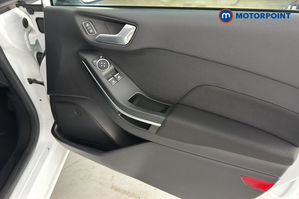 Ford Fiesta Zetec Manual Petrol Hatchback - Stock Number (1666423) - 18th supplementary image
