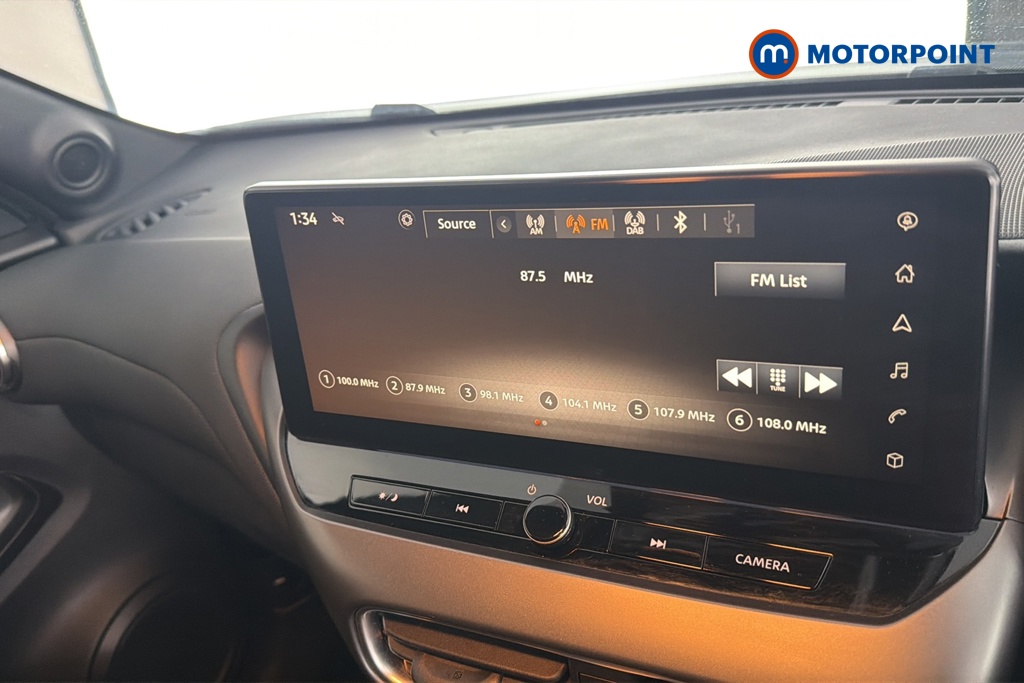 Nissan Juke N-Connecta Automatic Petrol SUV - Stock Number (1667450) - 8th supplementary image