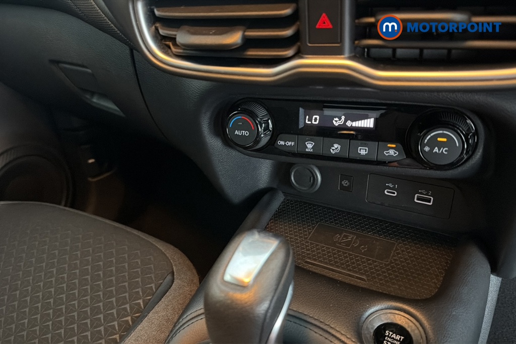 Nissan Juke N-Connecta Automatic Petrol SUV - Stock Number (1667450) - 12th supplementary image