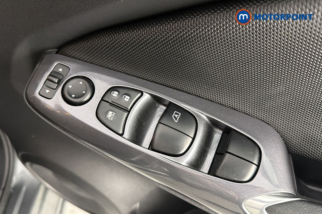 Nissan Juke Acenta Manual Petrol SUV - Stock Number (1668387) - 19th supplementary image