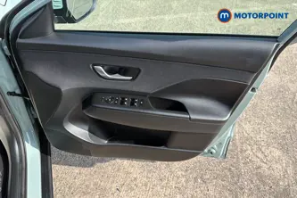 Hyundai Kona Advance Automatic Petrol-Electric Hybrid SUV - Stock Number (1669351) - 18th supplementary image