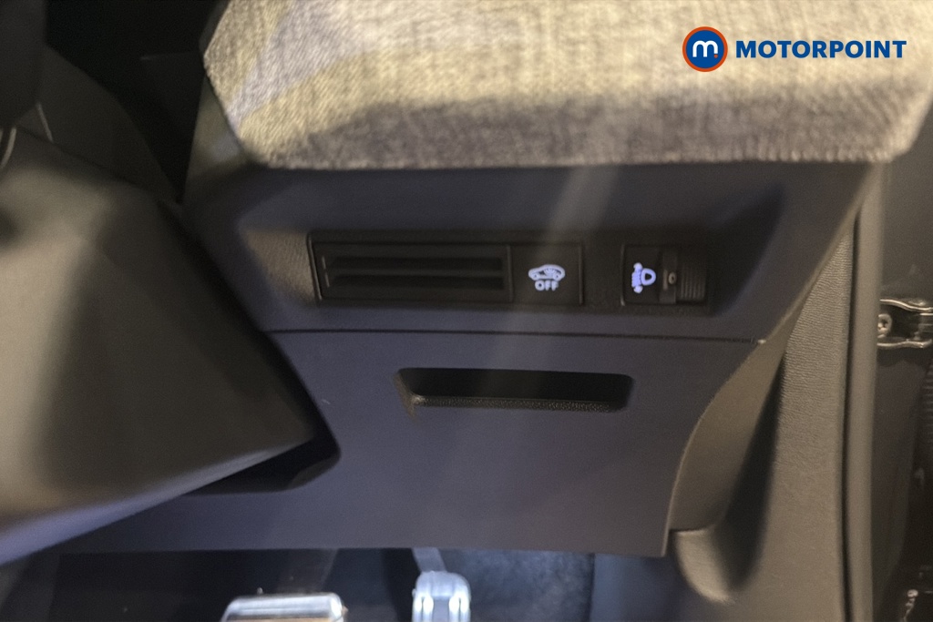 Peugeot 5008 Allure Premium Automatic Petrol SUV - Stock Number (1669670) - 11th supplementary image