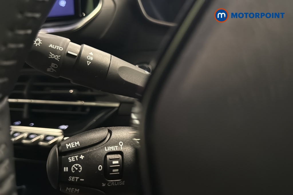 Peugeot 2008 Allure Manual Petrol SUV - Stock Number (1670021) - 5th supplementary image