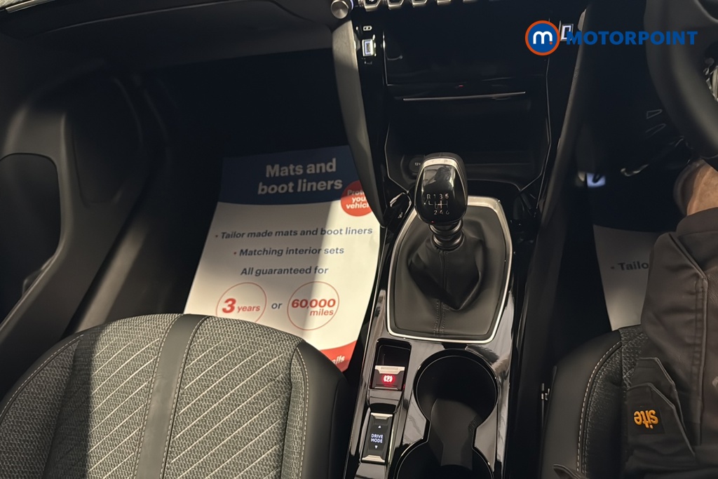 Peugeot 2008 Allure Manual Petrol SUV - Stock Number (1670021) - 15th supplementary image