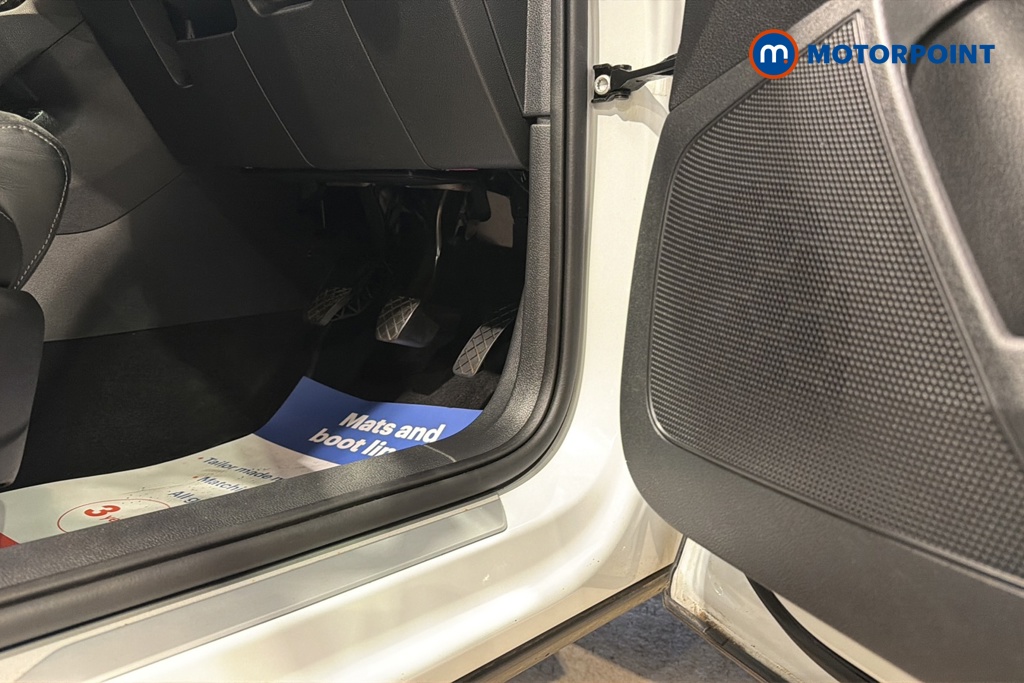 Skoda Karoq Se L Manual Petrol SUV - Stock Number (1671202) - 21st supplementary image