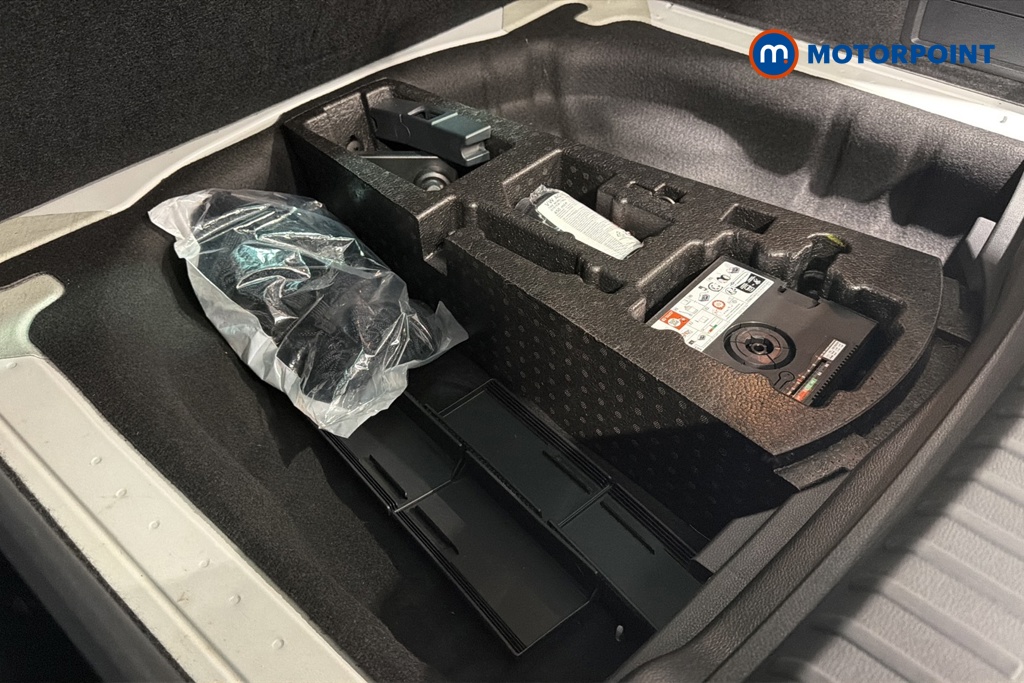 Skoda Karoq Se L Manual Petrol SUV - Stock Number (1671202) - 33rd supplementary image