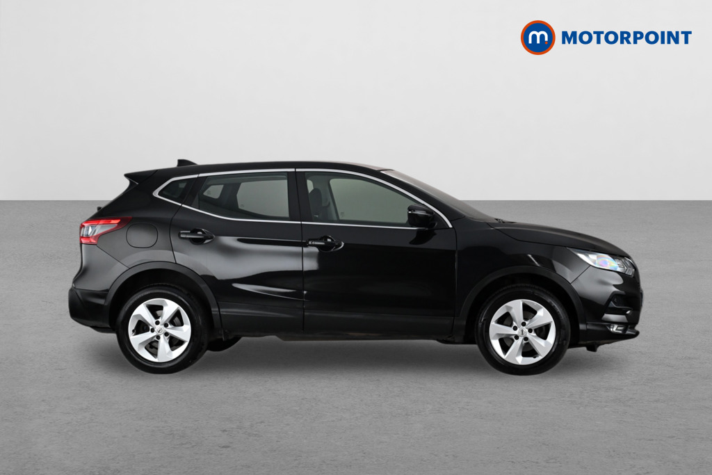 Nissan Qashqai Acenta Premium Manual Diesel SUV - Stock Number (1642952) - Drivers side