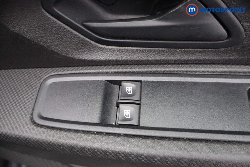 Dacia Sandero Essential Manual Petrol Hatchback - Stock Number (1648107) - 8th supplementary image
