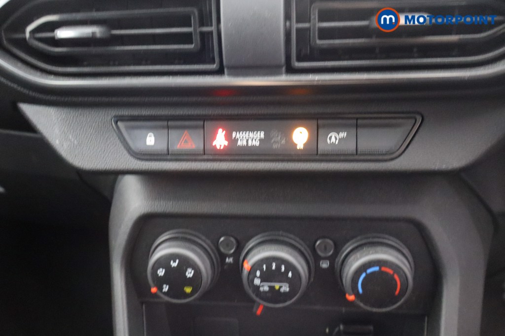 Dacia Sandero Essential Manual Petrol Hatchback - Stock Number (1648107) - 13th supplementary image