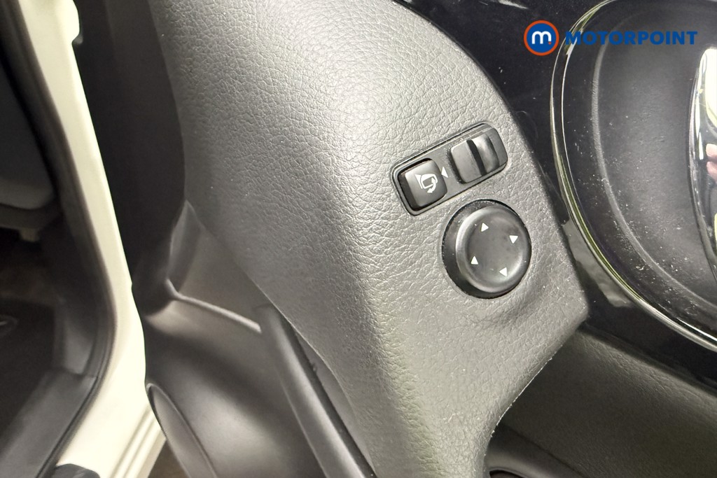 Nissan Qashqai Acenta Premium Manual Petrol SUV - Stock Number (1656504) - 16th supplementary image