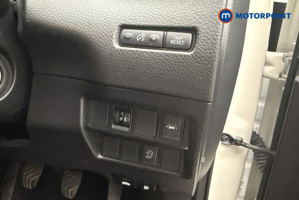 Nissan Qashqai Acenta Premium Manual Petrol SUV - Stock Number (1656504) - 18th supplementary image