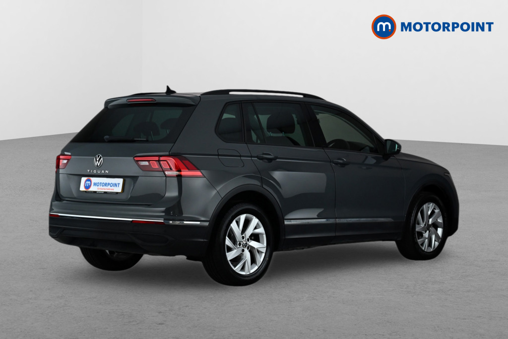Volkswagen Tiguan Life Manual Petrol SUV - Stock Number (1662232) - Drivers side rear corner