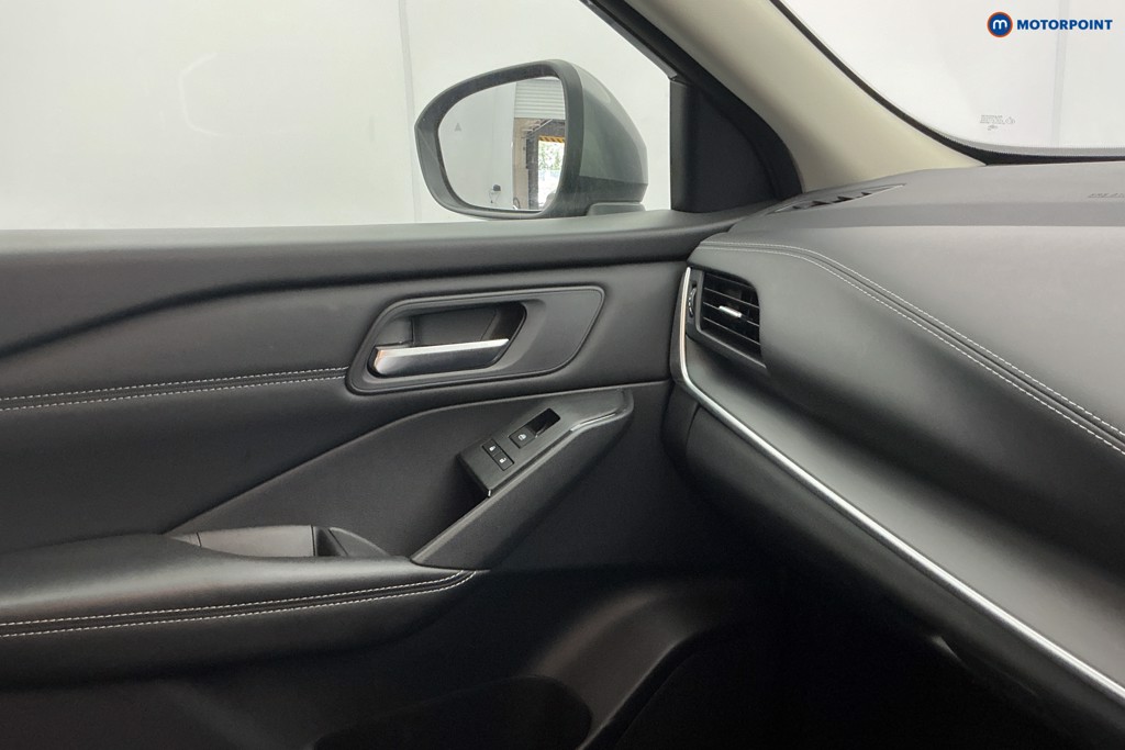 Nissan Qashqai Acenta Premium Manual Petrol SUV - Stock Number (1662363) - 19th supplementary image