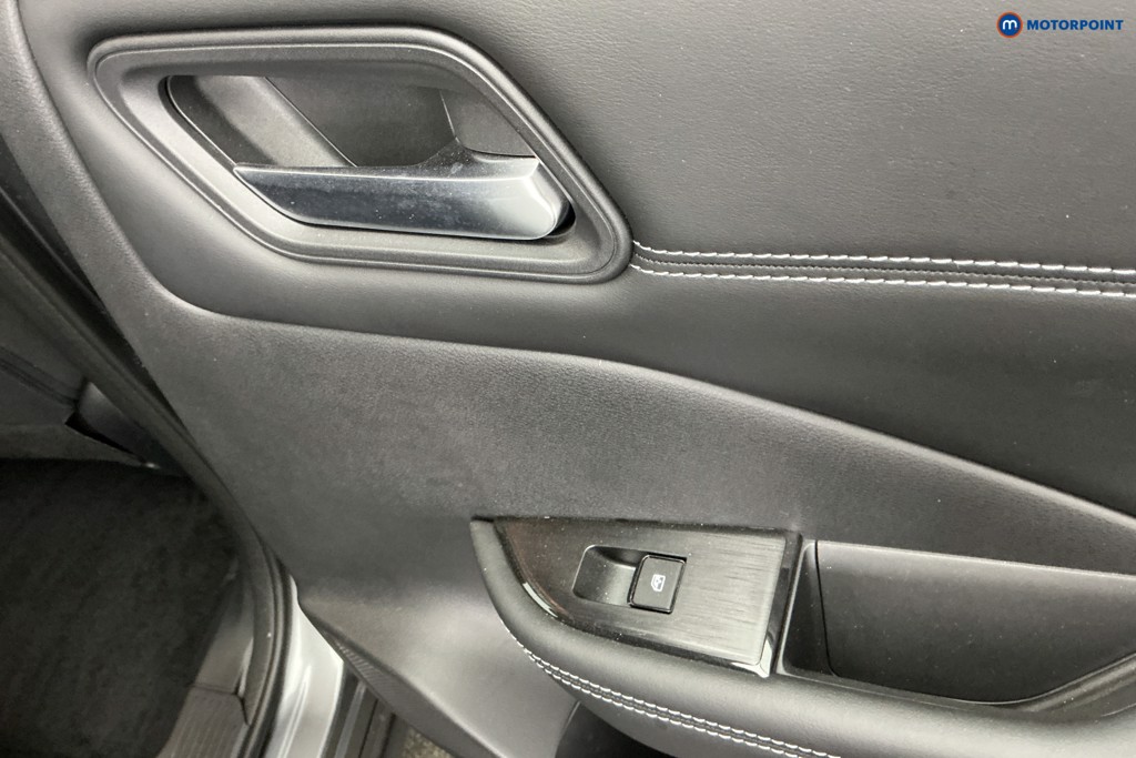 Nissan Qashqai Acenta Premium Manual Petrol SUV - Stock Number (1662363) - 27th supplementary image