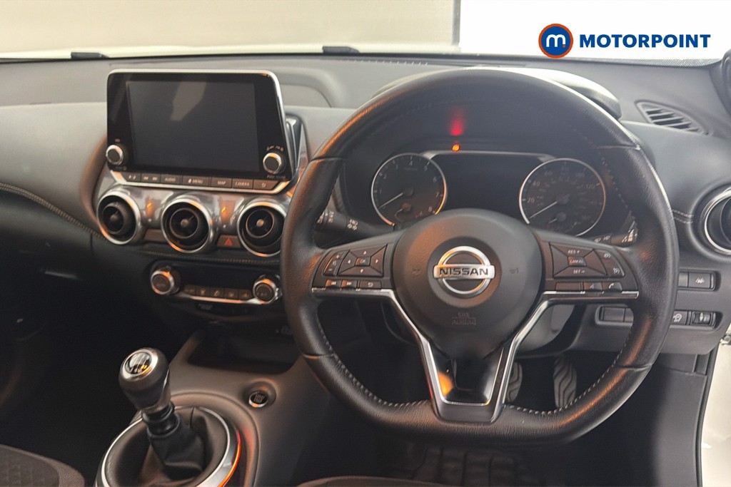 Nissan Juke N-Connecta Manual Petrol SUV - Stock Number (1664025) - 2nd supplementary image