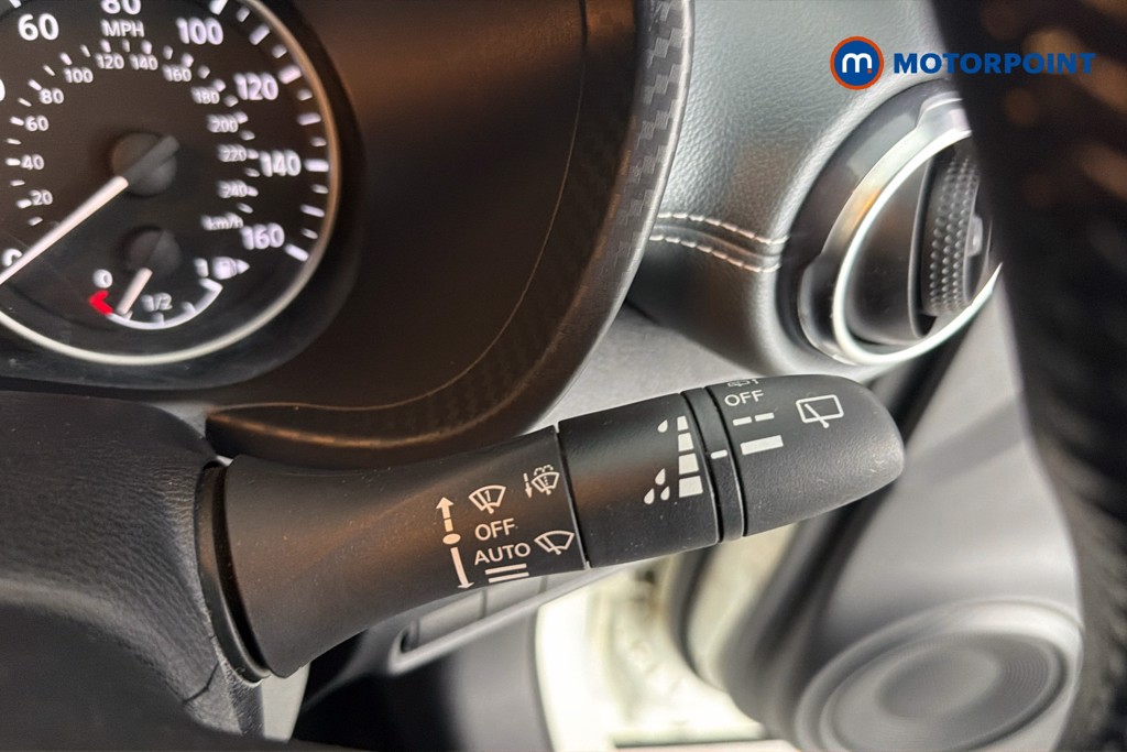 Nissan Juke N-Connecta Manual Petrol SUV - Stock Number (1664025) - 7th supplementary image