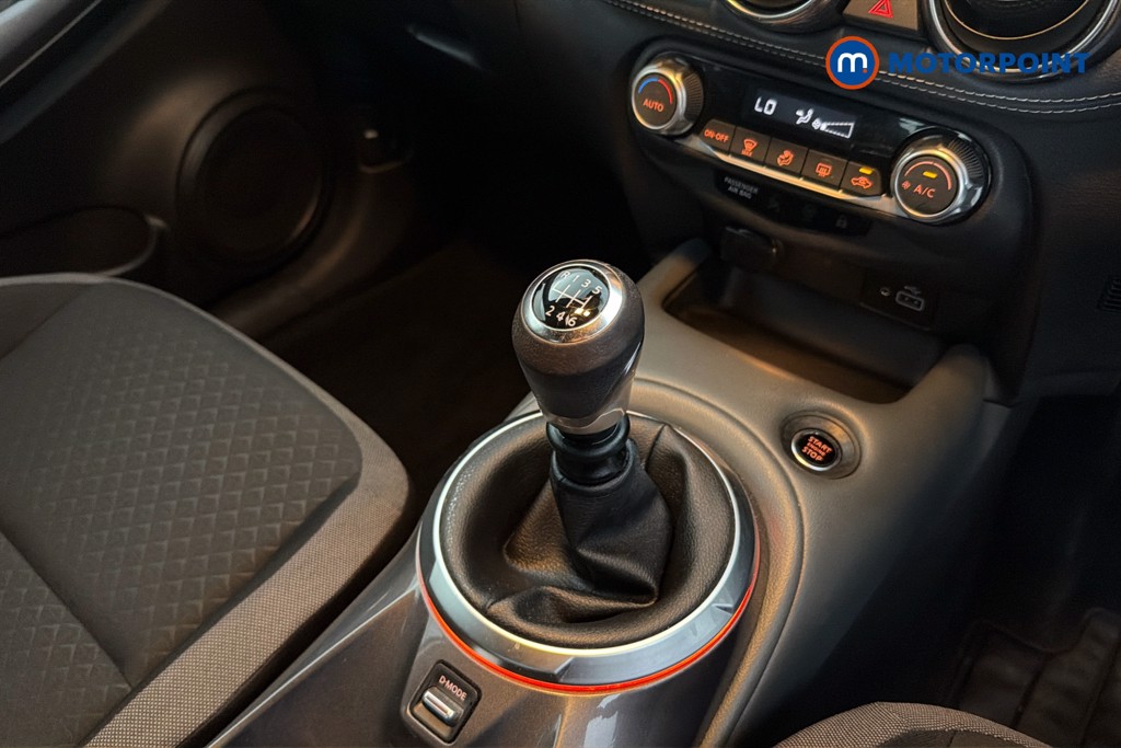 Nissan Juke N-Connecta Manual Petrol SUV - Stock Number (1664025) - 15th supplementary image