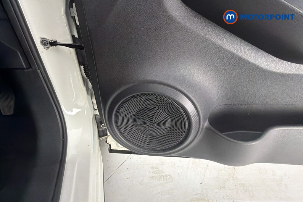 Nissan Juke N-Connecta Manual Petrol SUV - Stock Number (1664025) - 21st supplementary image