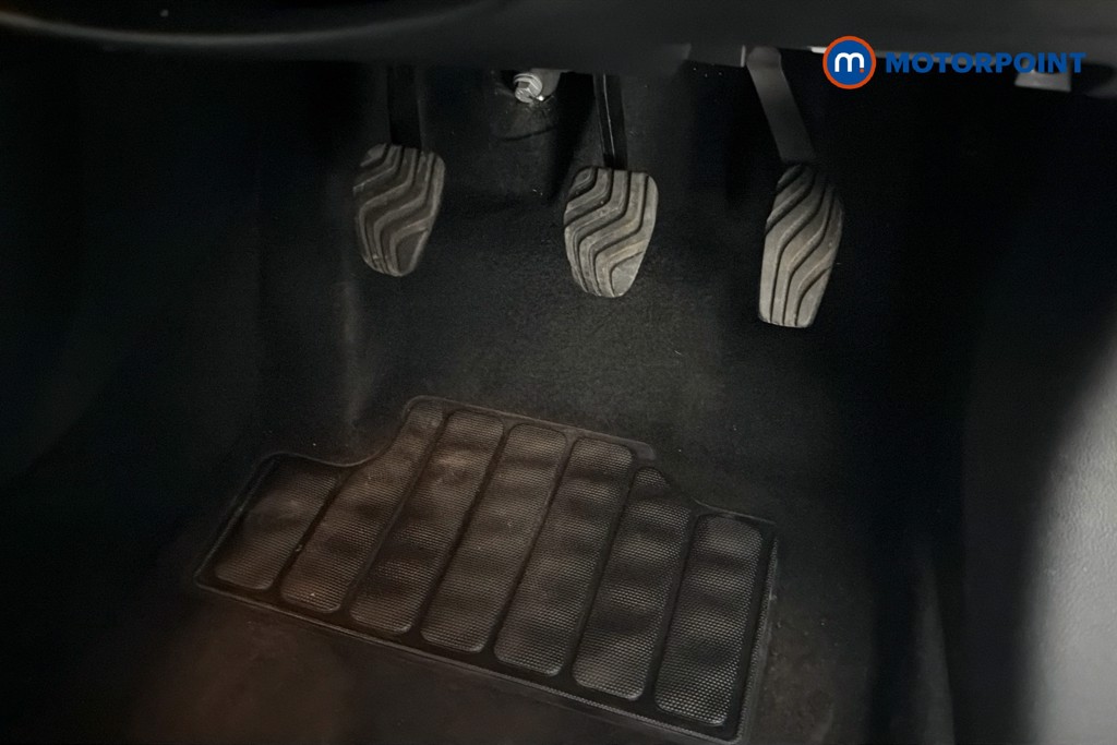 Nissan Juke N-Connecta Manual Petrol SUV - Stock Number (1664025) - 27th supplementary image