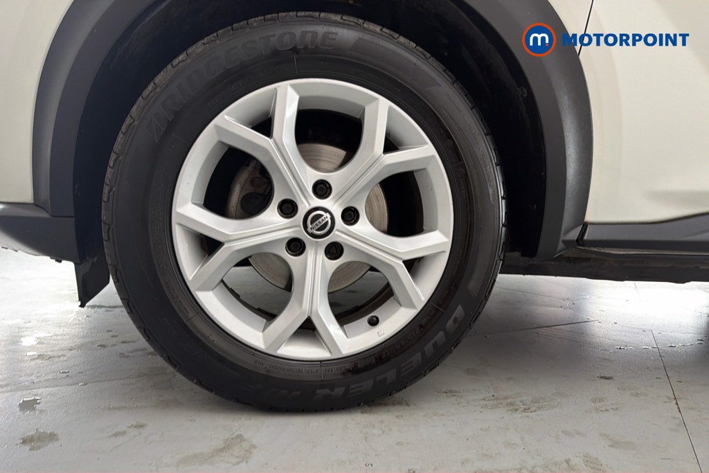 Nissan Juke N-Connecta Manual Petrol SUV - Stock Number (1664025) - 47th supplementary image