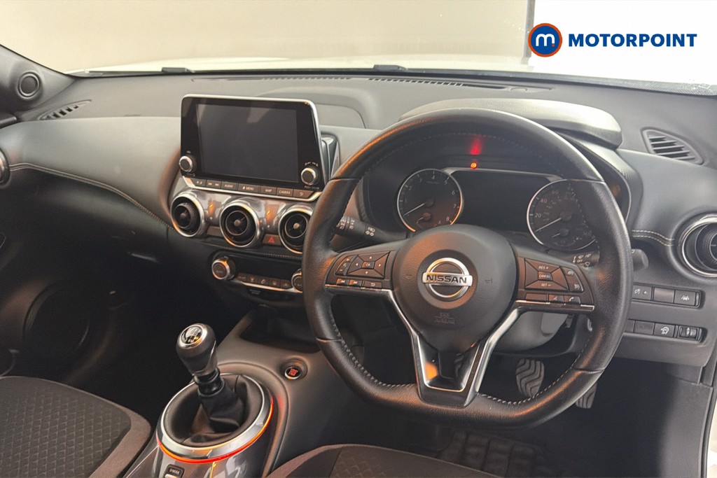 Nissan Juke N-Connecta Manual Petrol SUV - Stock Number (1664025) - 1st supplementary image