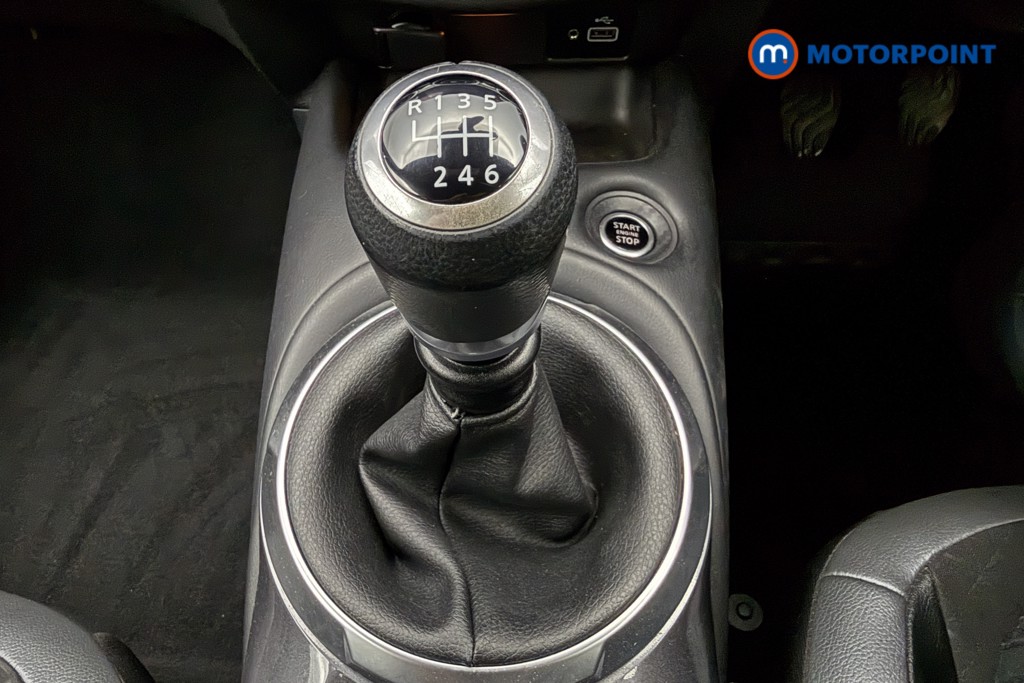 Nissan Juke N-Connecta Manual Petrol SUV - Stock Number (1664254) - 7th supplementary image
