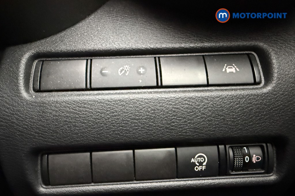 Nissan Juke N-Connecta Manual Petrol SUV - Stock Number (1664254) - 17th supplementary image
