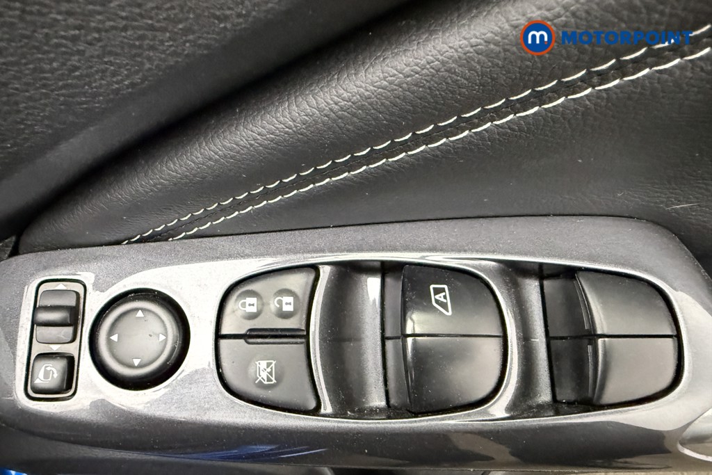 Nissan Juke N-Connecta Manual Petrol SUV - Stock Number (1664254) - 19th supplementary image